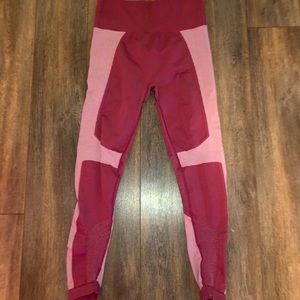 Demi Lovato - Fabletics Leggings